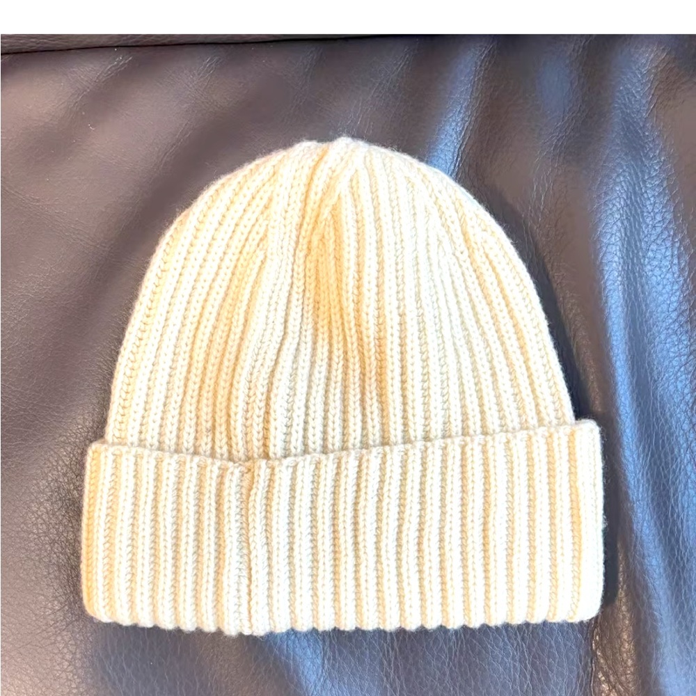 Cashmere Chanel Hat - Picture 2 of 4